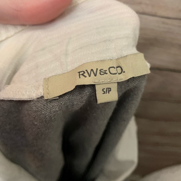 RW&CO Collar Shirt/Sweater - Picture 5 of 5